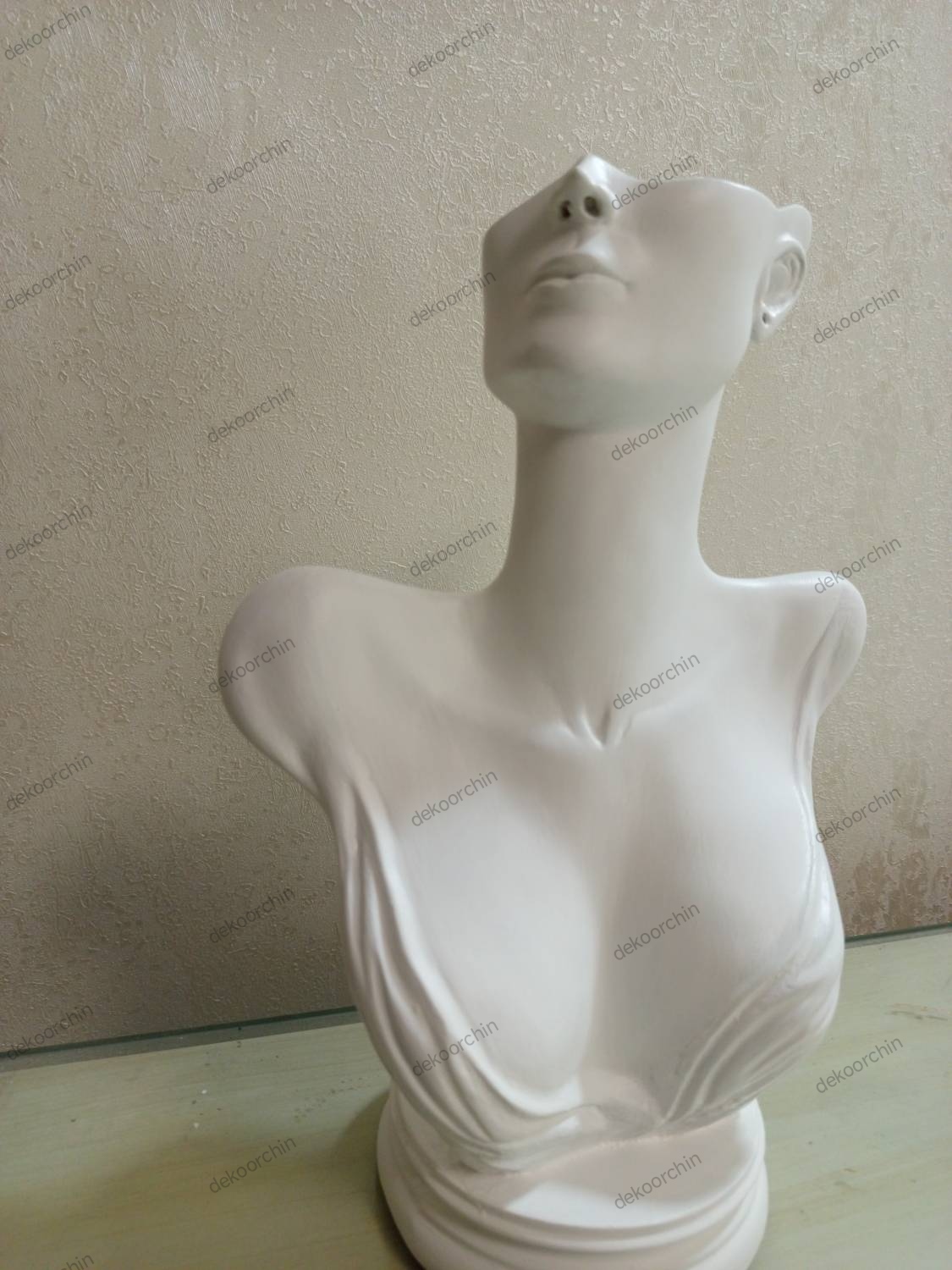 مانکن و استند جواهر طرح ملورین رنگ سفید